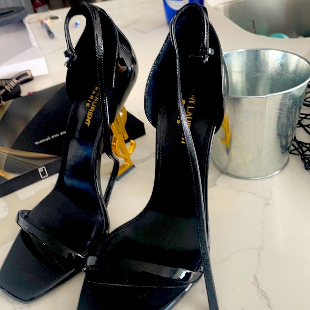 Gently worn YSL shoes size 38.